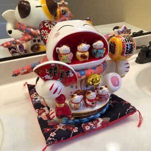 Authentic Large Japanese 18K Gold Plated Ceramic Lucky Cat Maneki Neko Coin Bank